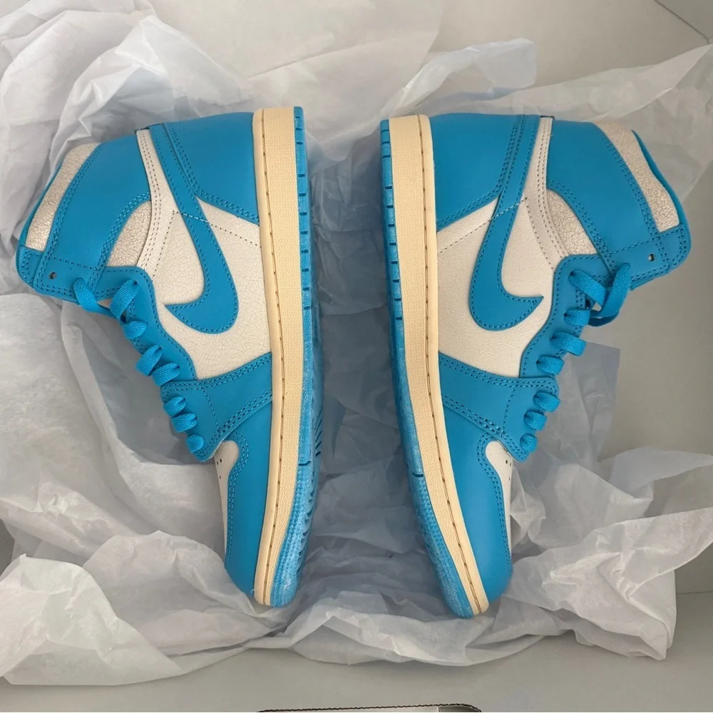 Jordan 1 high unc Brand new